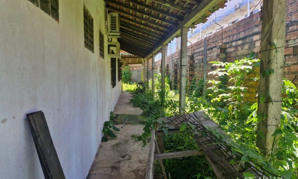 Terreno Com Edificação