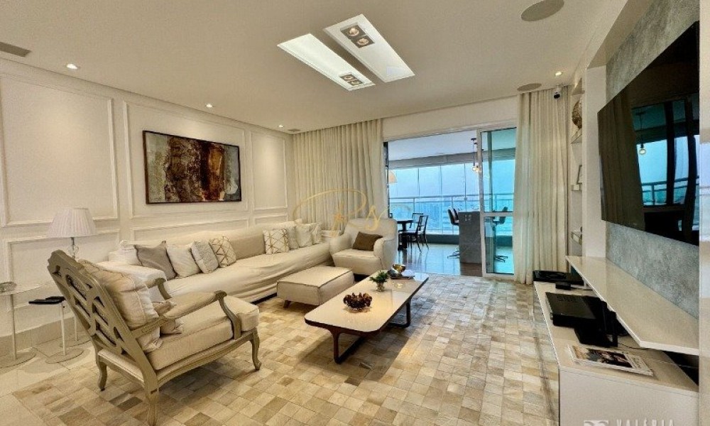 Ed. Mirage Bay Sky View