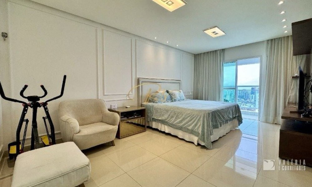Ed. Mirage Bay Sky View
