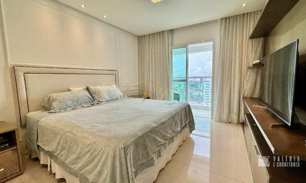 Ed. Mirage Bay Sky View
