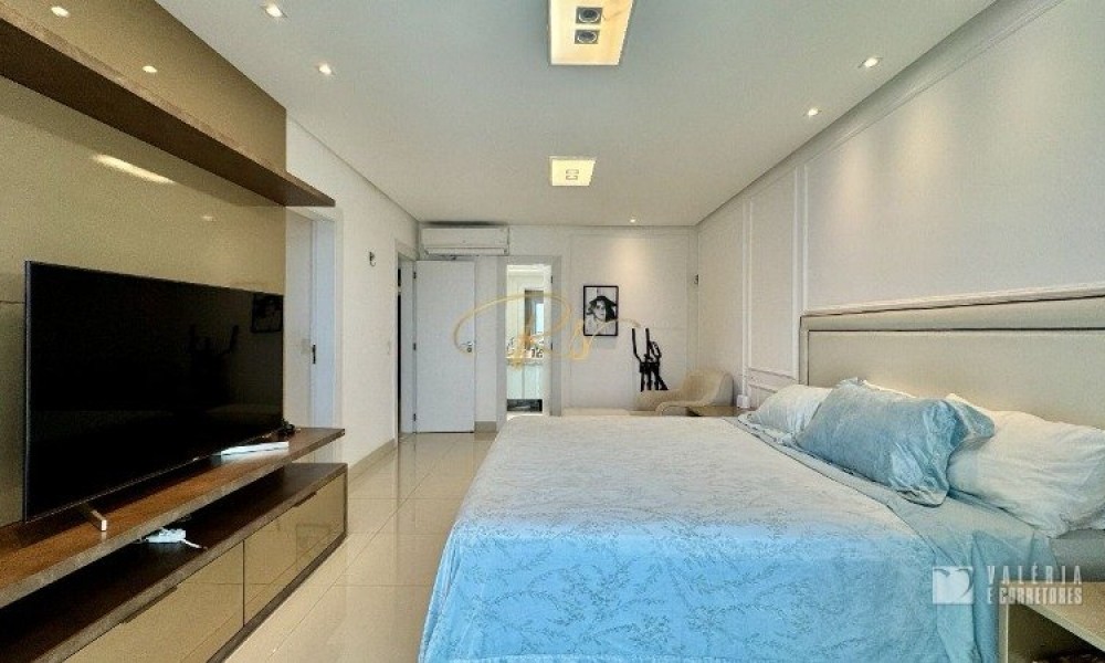 Ed. Mirage Bay Sky View