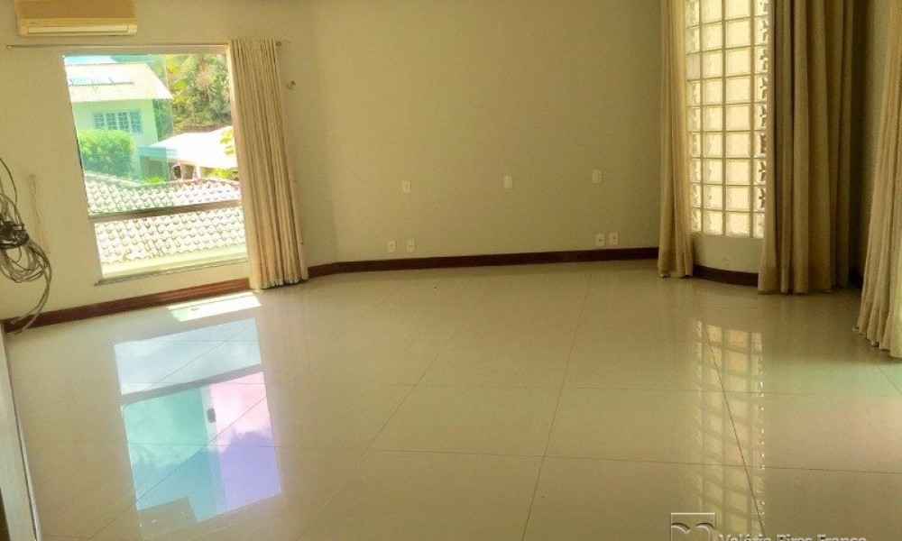 Cond. Cristal Ville