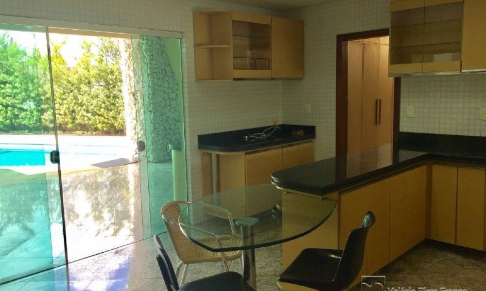 Cond. Cristal Ville