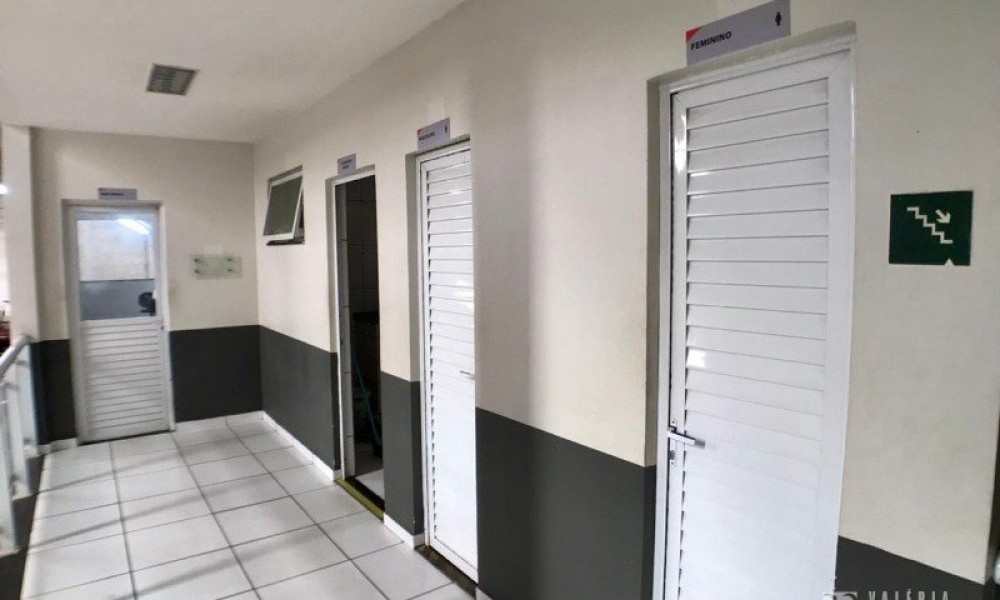 Galpão Com Prédio Comercial