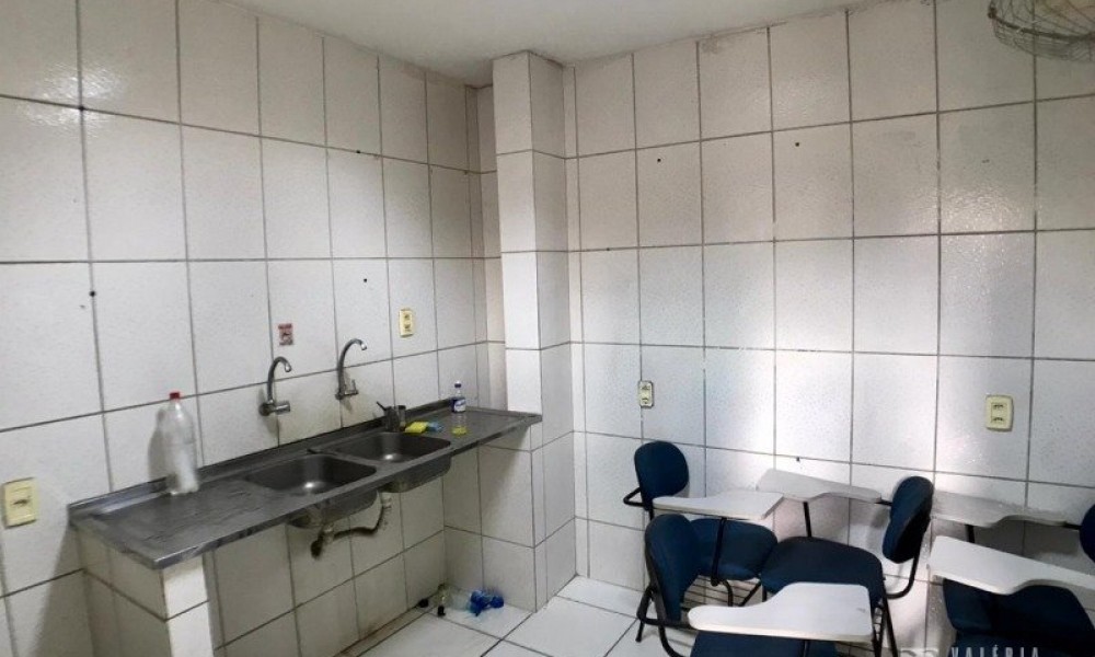 Galpão Com Prédio Comercial