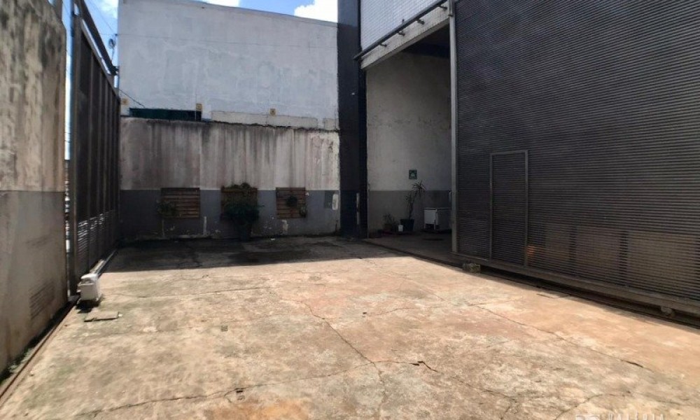 Galpão Com Prédio Comercial
