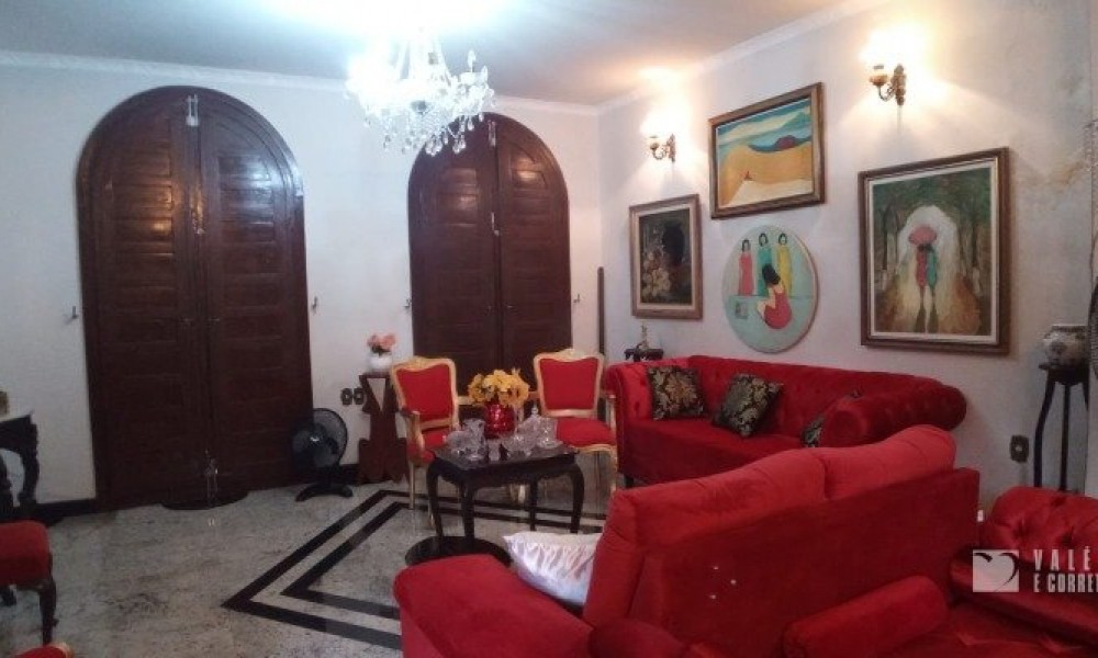 Casa de 2 Pavimentos 