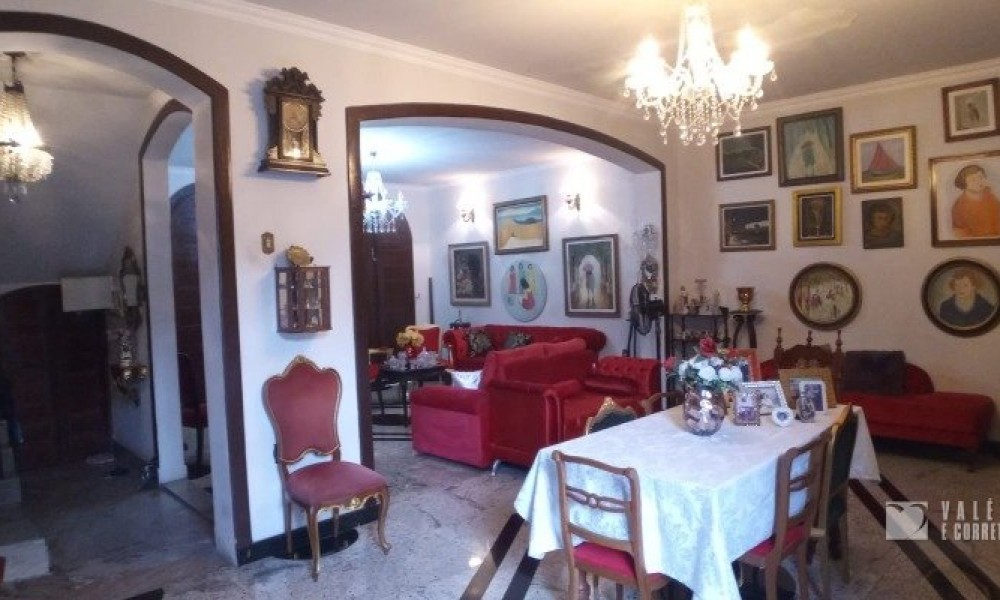 Casa de 2 Pavimentos 