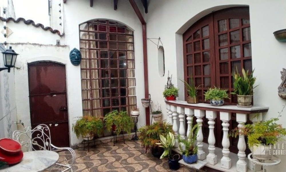 Casa de 2 Pavimentos 