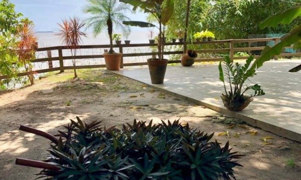 Sítio Em Outeiro 