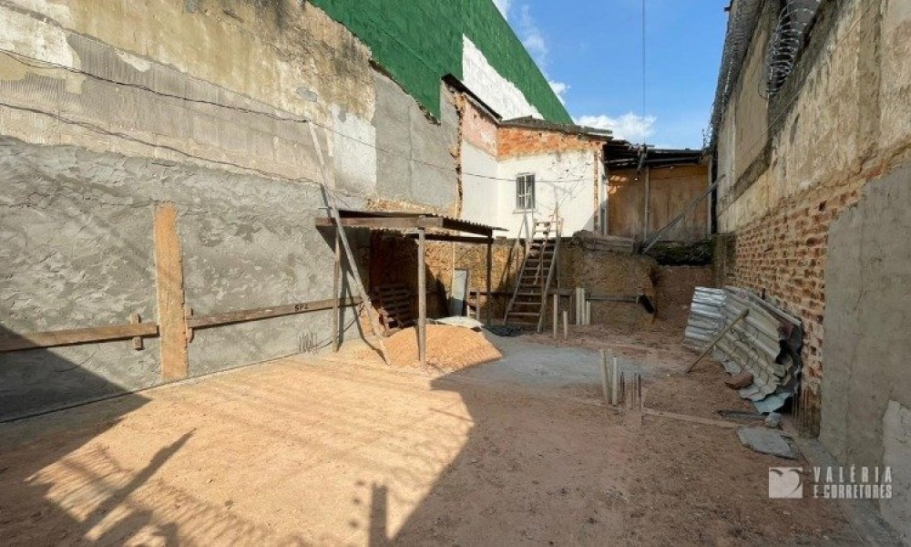 Terreno Com Edificação