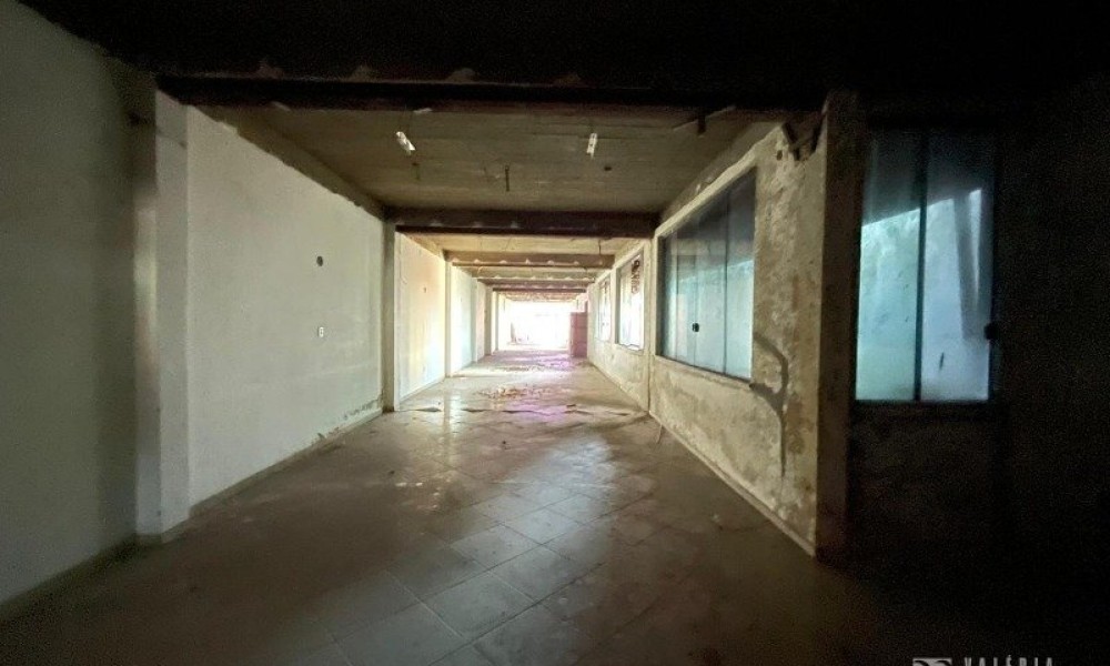 Prédio Comercial Altos