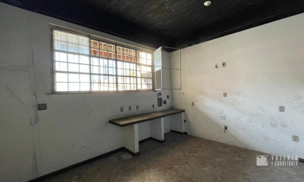 Prédio Comercial Altos