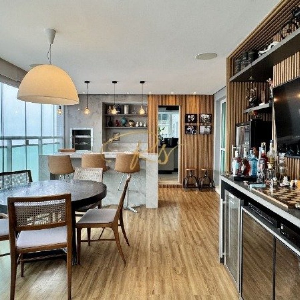 Ed. Mirage Bay Sky View