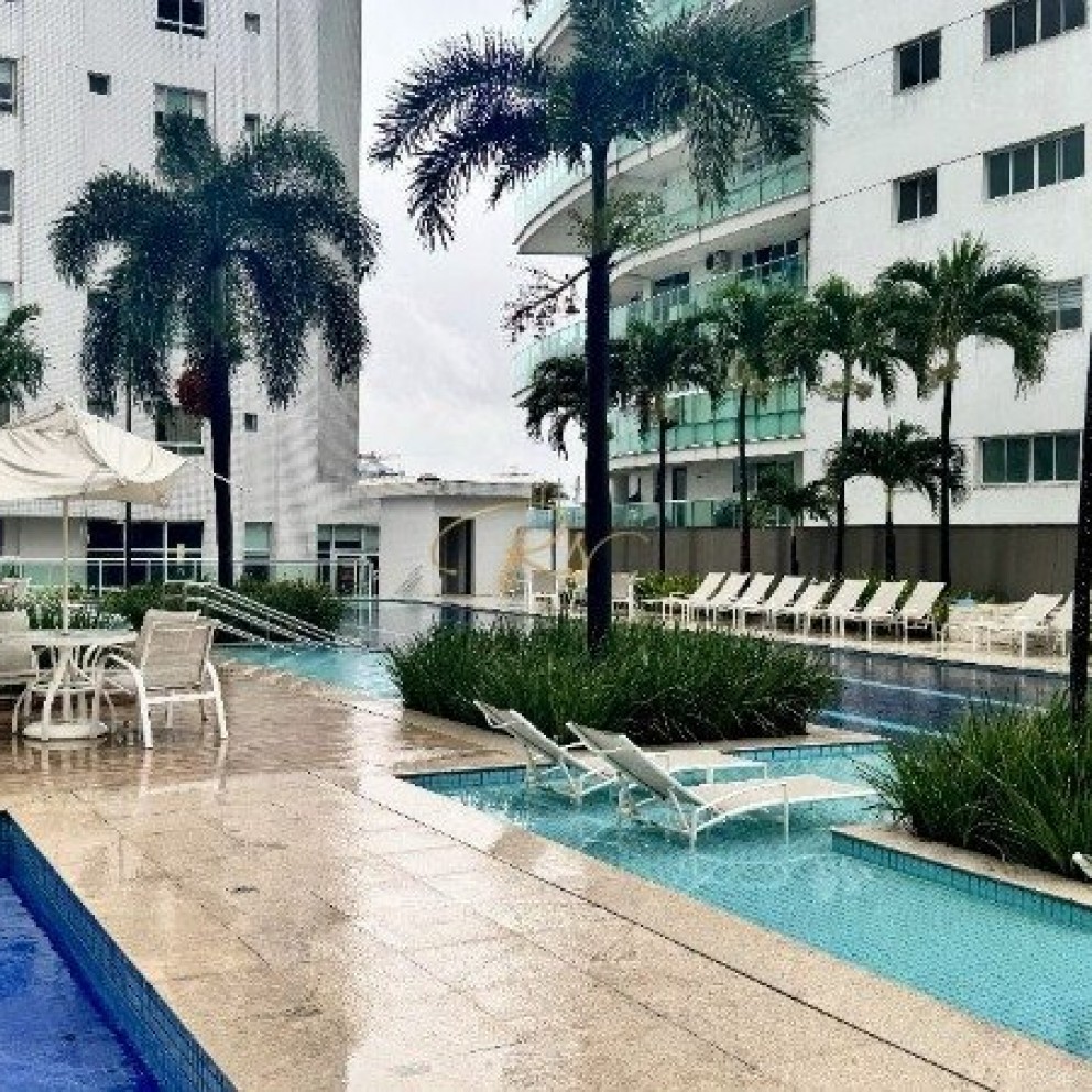 Ed. Mirage Bay Sky View