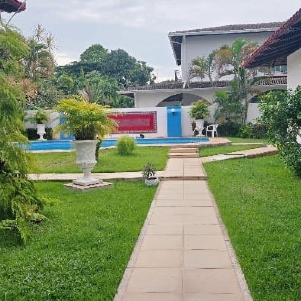 Cond. Lago Azul