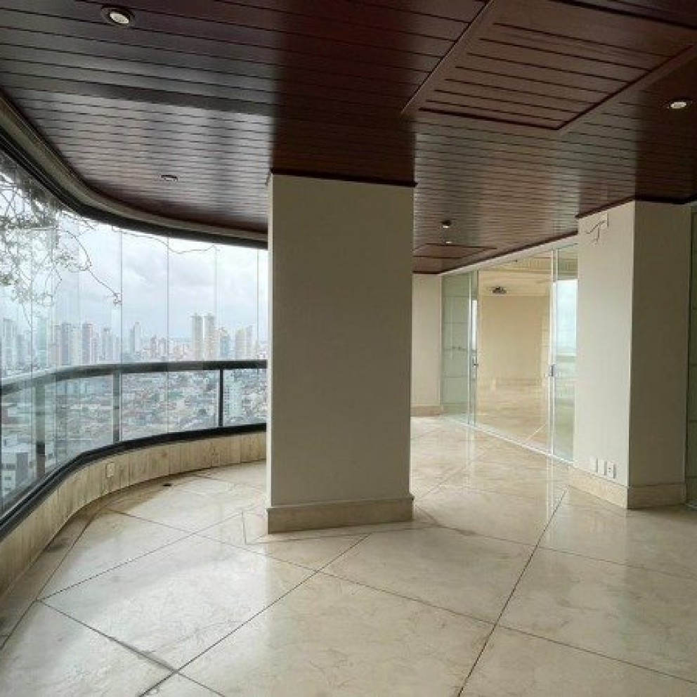 Ed. Diamond Tower