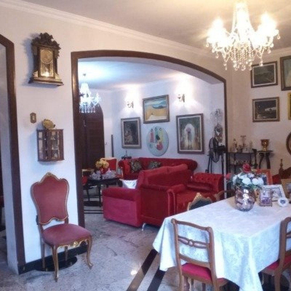 Casa de 2 Pavimentos 