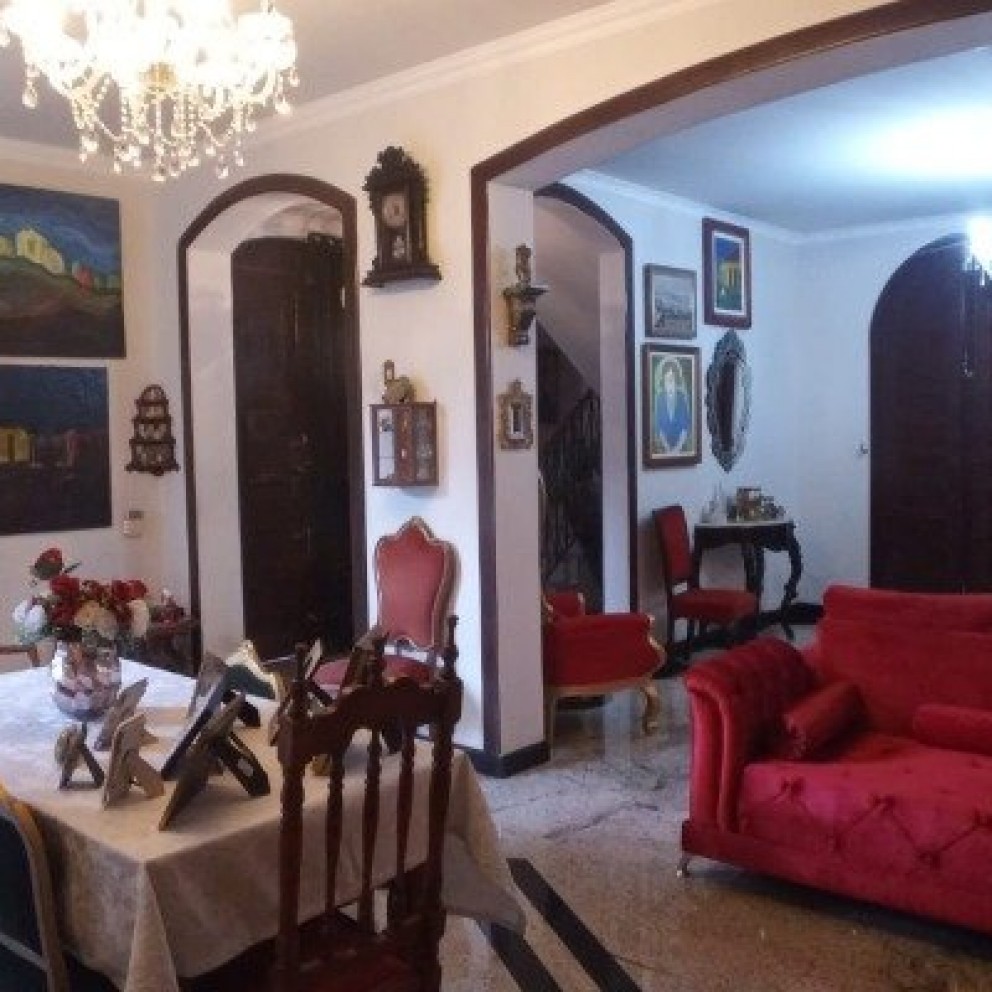 Casa de 2 Pavimentos 