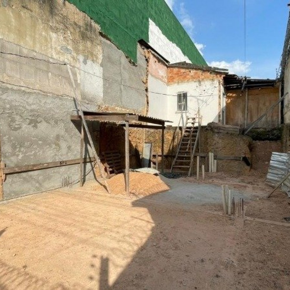 Terreno Com Edificação