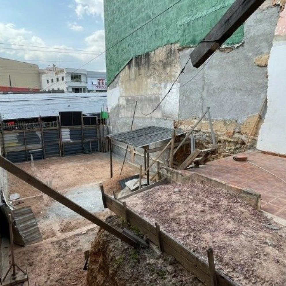 Terreno Com Edificação