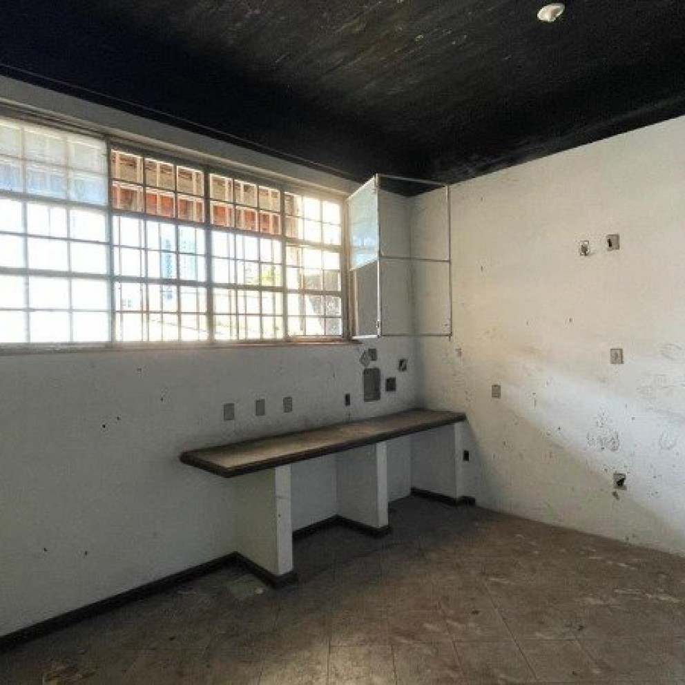 Prédio Comercial Altos